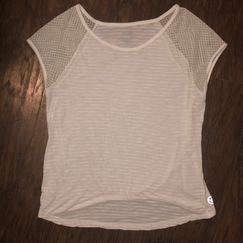 White U-neck